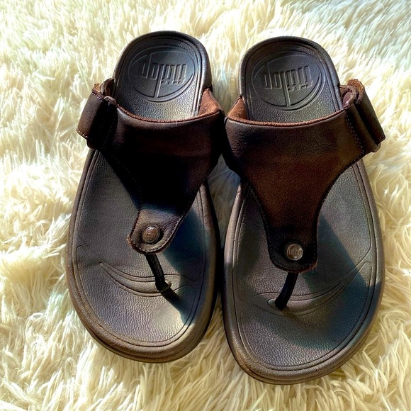 FITFLOP WOMEN’S BROWN WALKSTAR TOE POST FITNESS SANDALS 1 1/2” Velcro Sz… - Picture 2 of 10